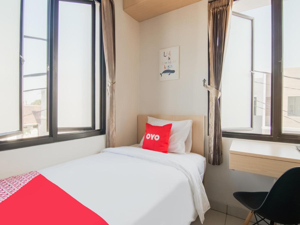 Oyo 3824 Columbus Residence J1 Telukjambe Bagian luar foto