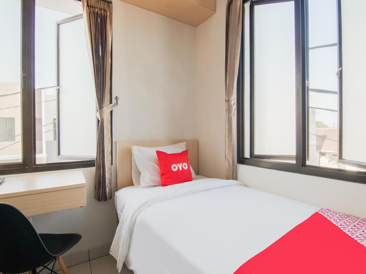 Oyo 3824 Columbus Residence J1 Telukjambe Bagian luar foto