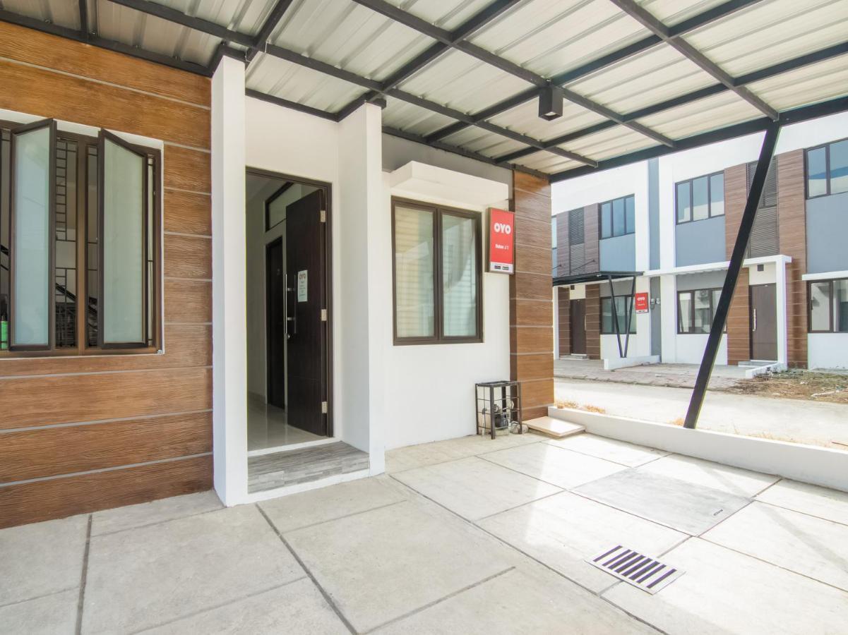 Oyo 3824 Columbus Residence J1 Telukjambe Bagian luar foto