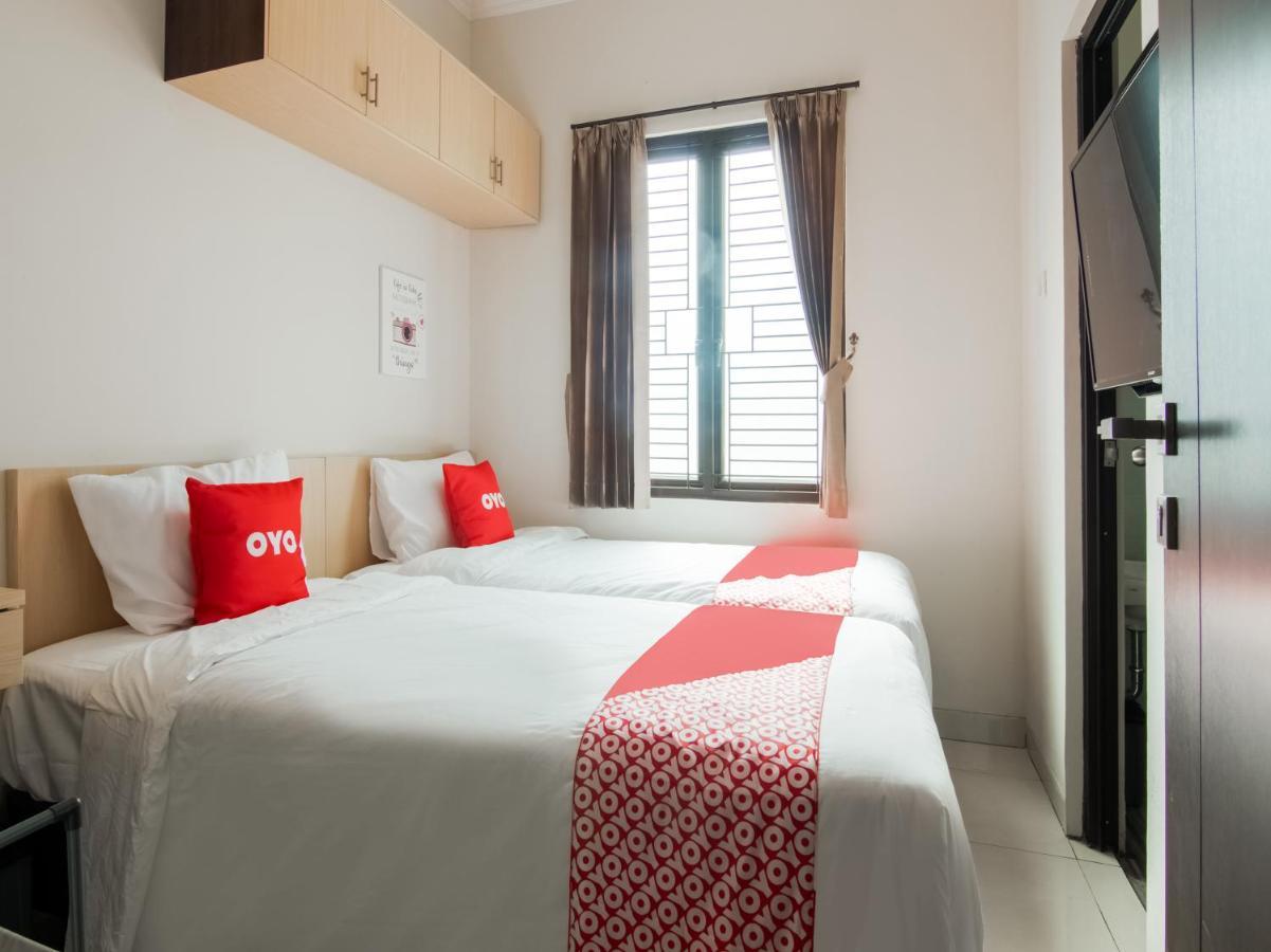 Oyo 3824 Columbus Residence J1 Telukjambe Bagian luar foto