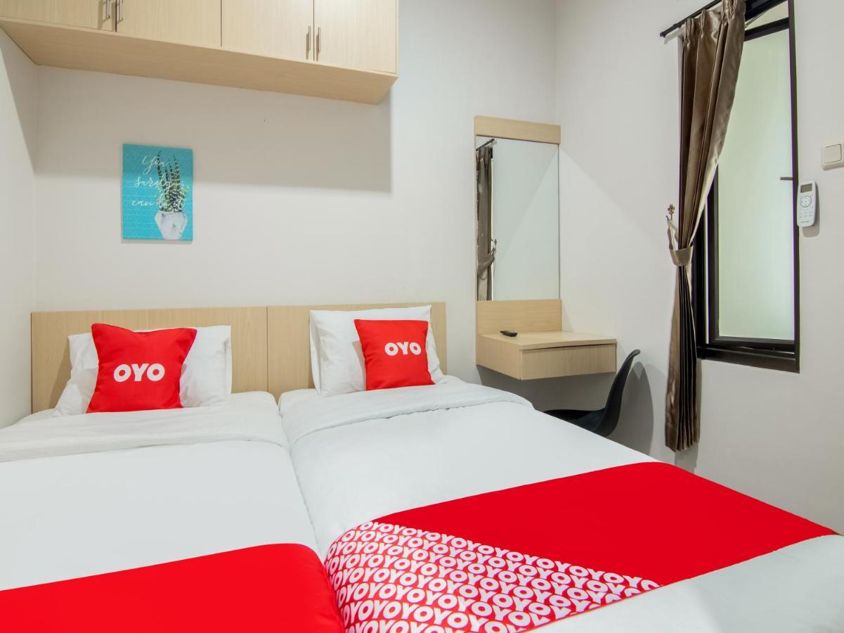 Oyo 3824 Columbus Residence J1 Telukjambe Bagian luar foto
