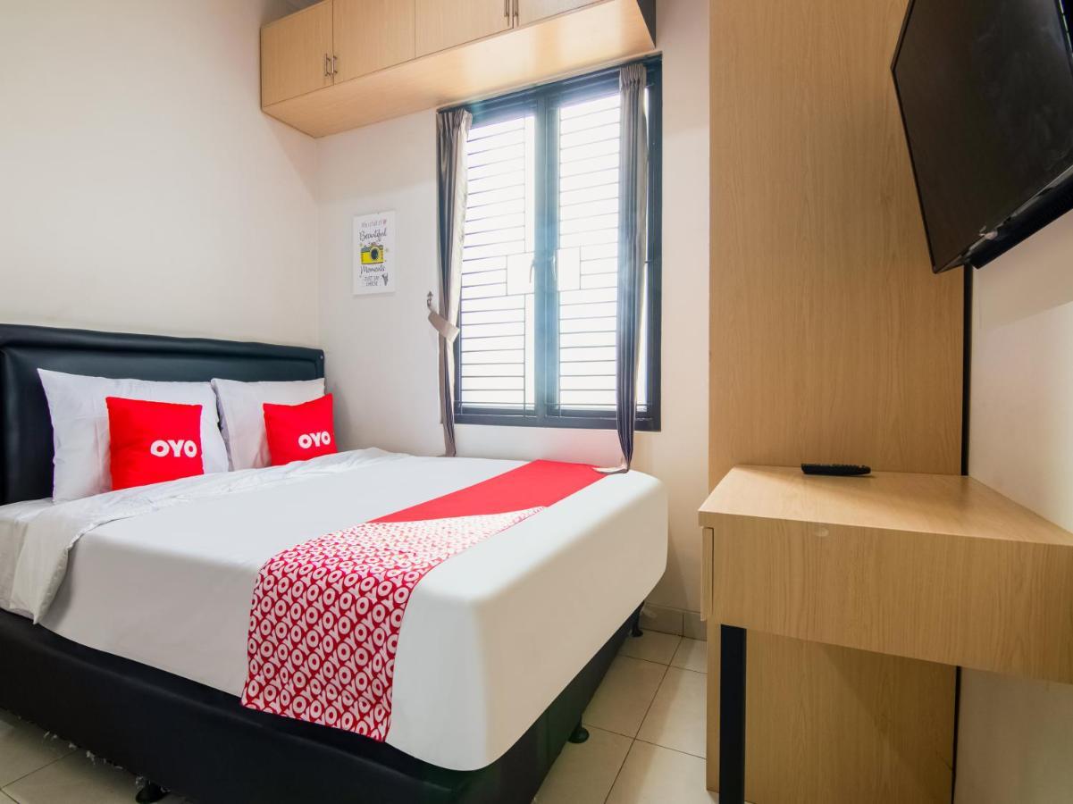 Oyo 3824 Columbus Residence J1 Telukjambe Bagian luar foto